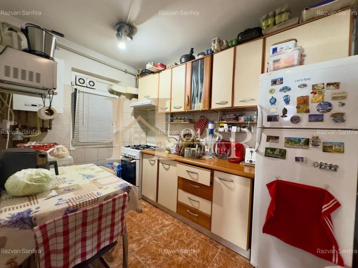 Etaj 1. Decomandat. 2 bai. Centrala termica proprie. - 5