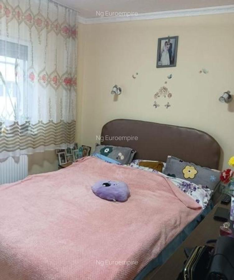 Apartament 2 camere de vanzare zona Poarta 6 - 8