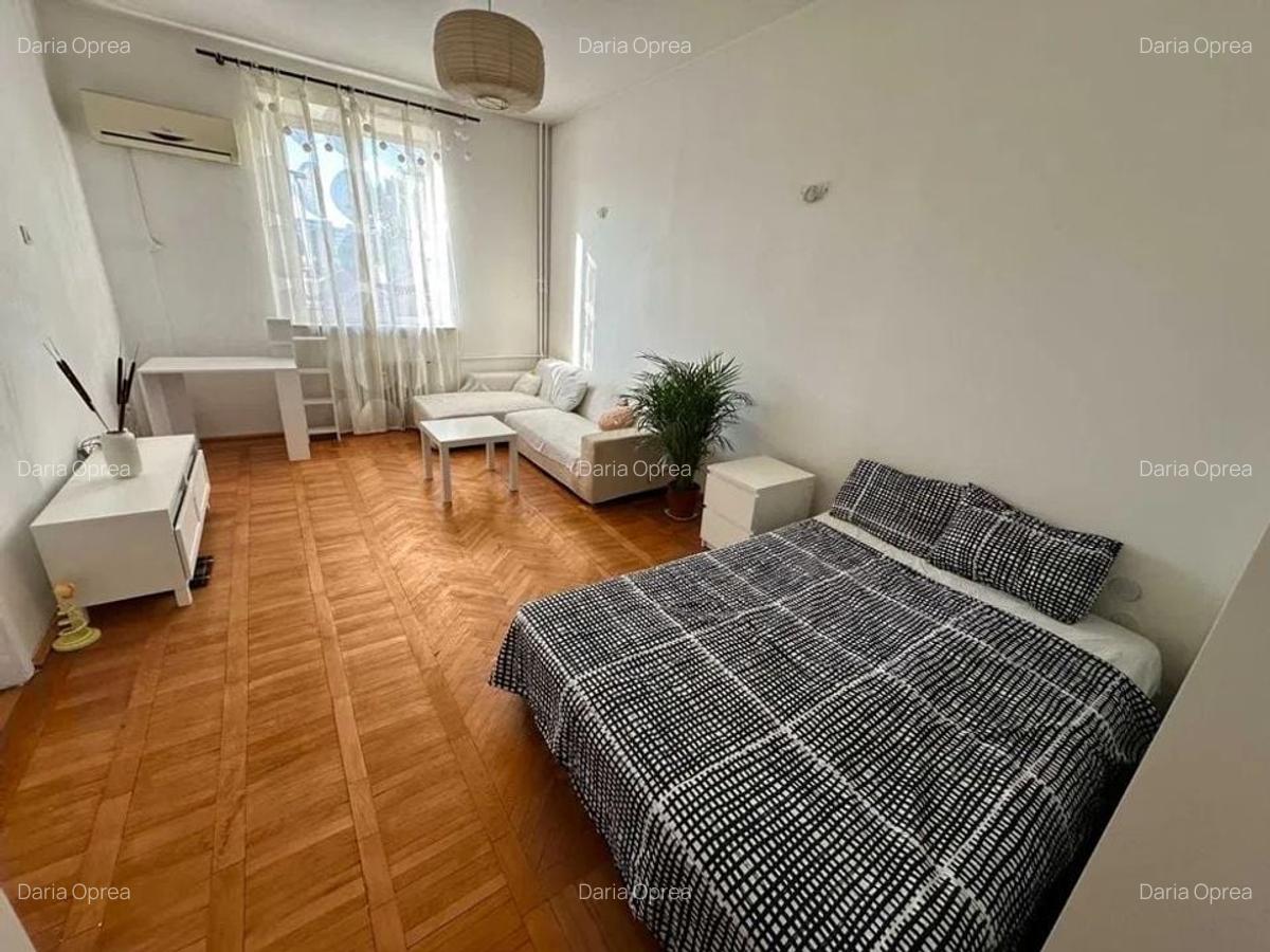 Garsoniera cocheta, Vatra Luminoasa - 1