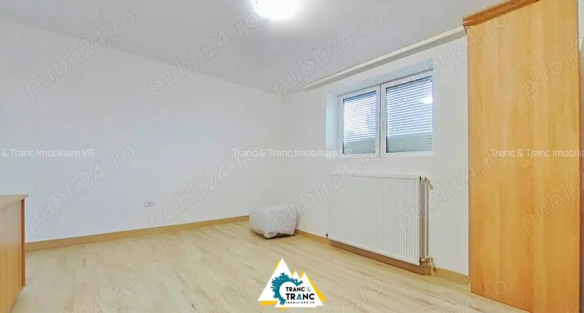 Casa spa?ioasa cu 3 camere, teren generos ?i anexe Curtici, Arad - 2
