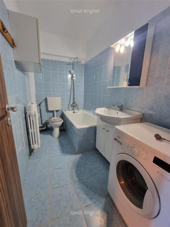 Apartament 3 camere decomandat - Podul de Fier - 9