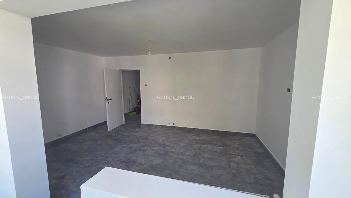 Apartament cu 4 camere decomandat în Militari - 2