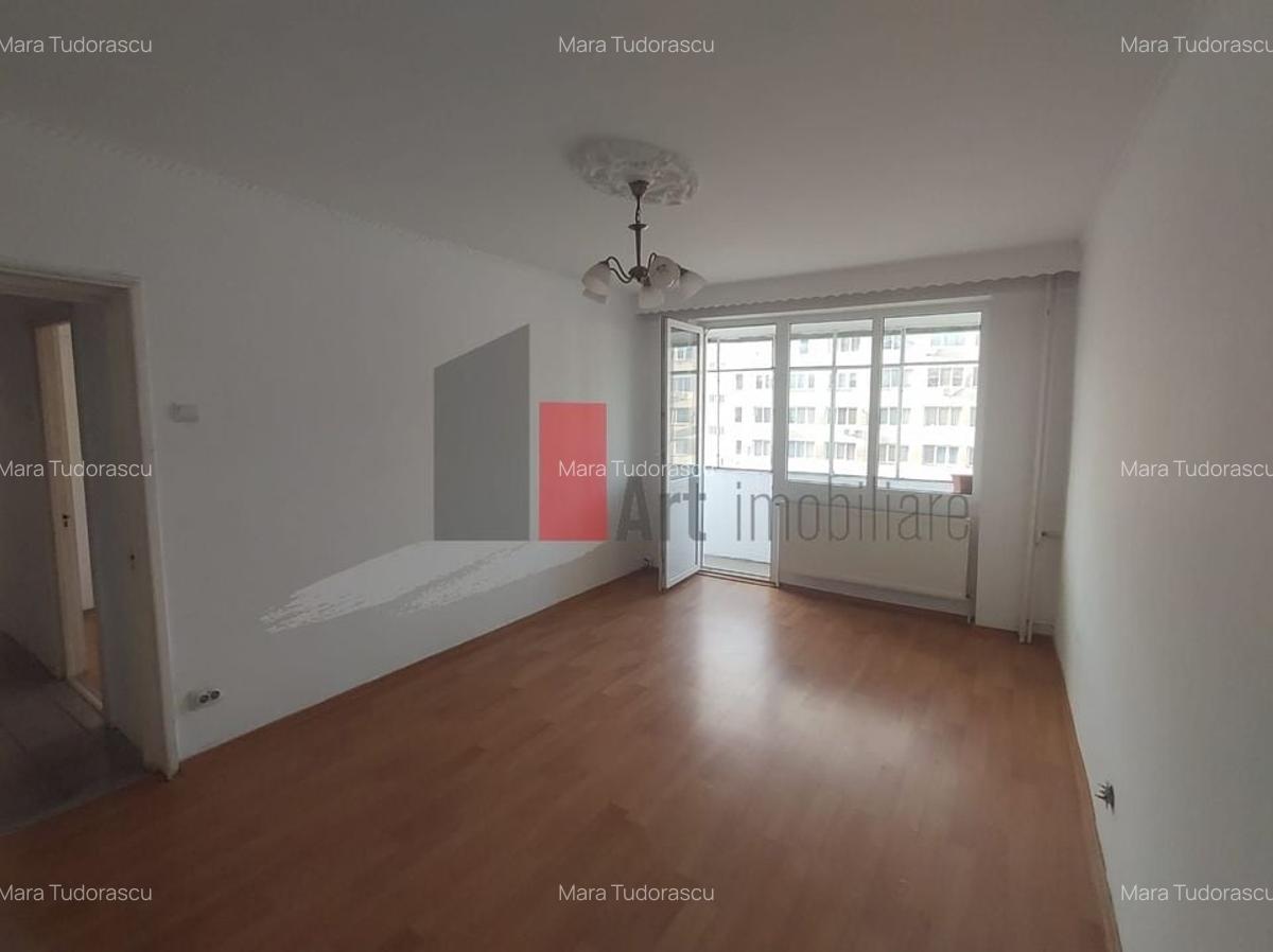 Vânzare apartament decomandat 3 camere cu centrală - Str. Baciului - 8