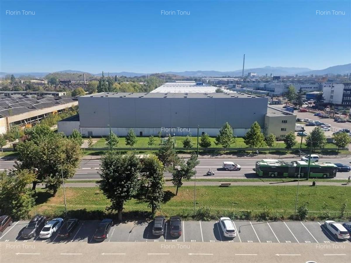 Lux Class, parcare, vedere panoramica zona Coresi, Tractorul Brasov - 12