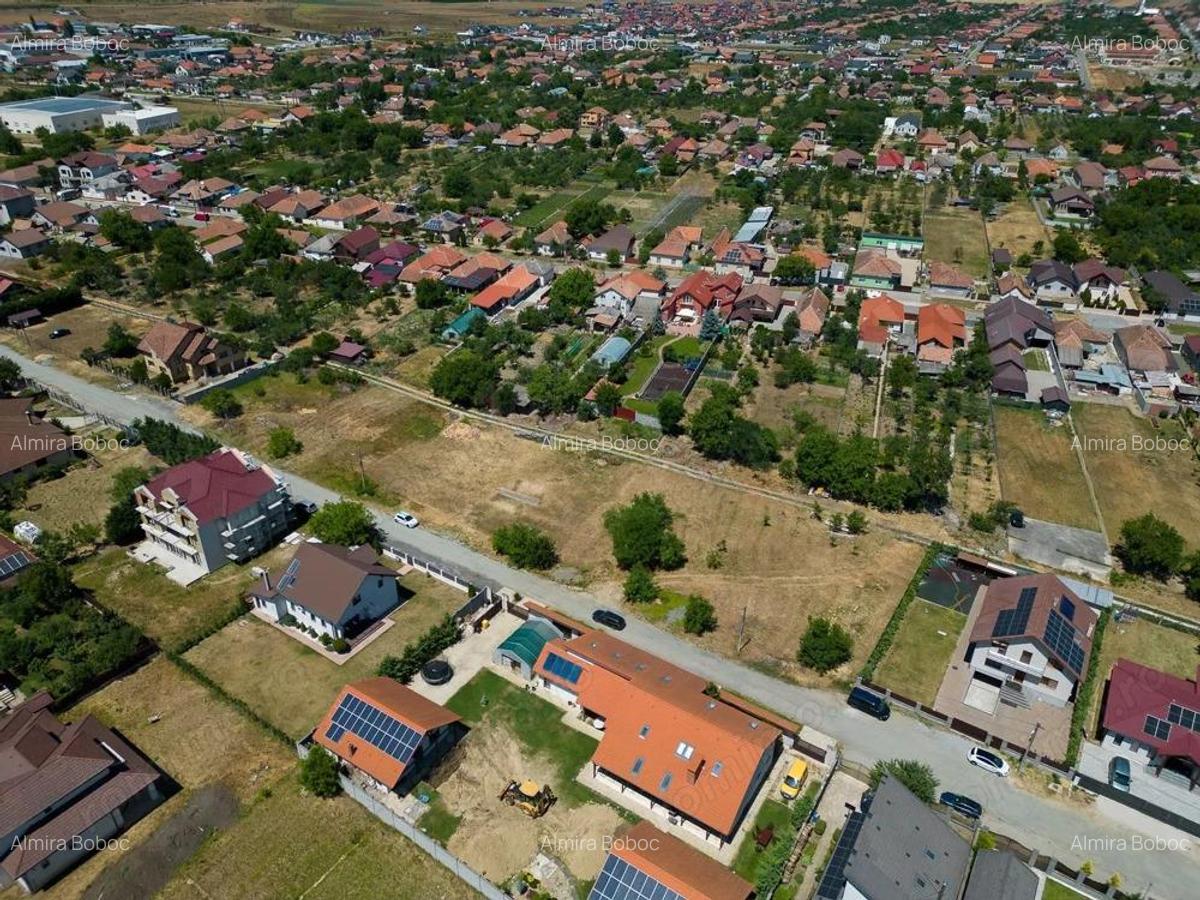 Loc de casa in Sanleani 803 mp - 2