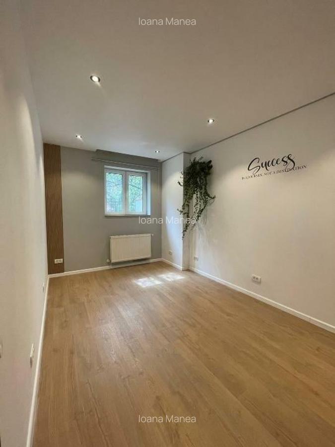 Apartament cu 3 camere semidecomandat în P-ța Victoriei - 4