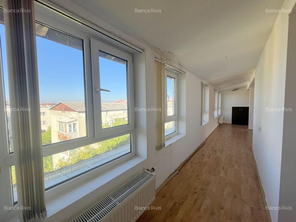 Apartament deosebit de vânzare - mansardă spațioasa - 11