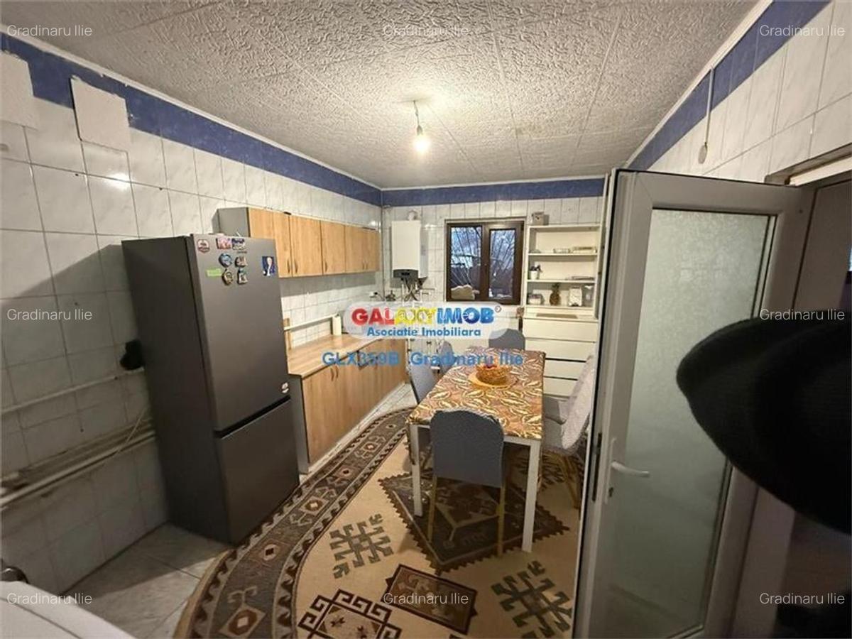 Vanzare casa  9 camere Bucurestii Noi / BIserica  Bazilescu - 4