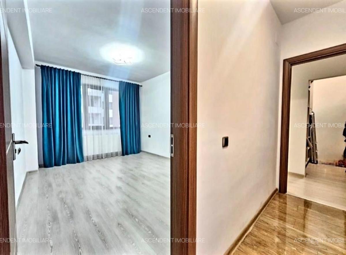 Apartament cu 3 camere decomandat în Tractorul - 4