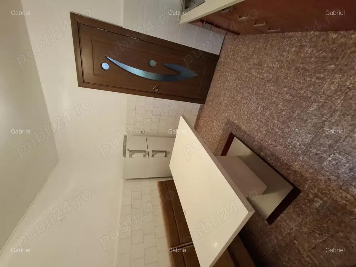 Inchiriez apartament 2 camere - 4