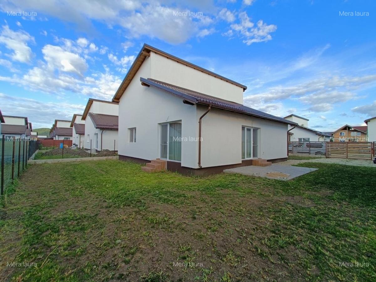 Casa individuala 3 camere mobilata/utilata noua Sanpetru - 2