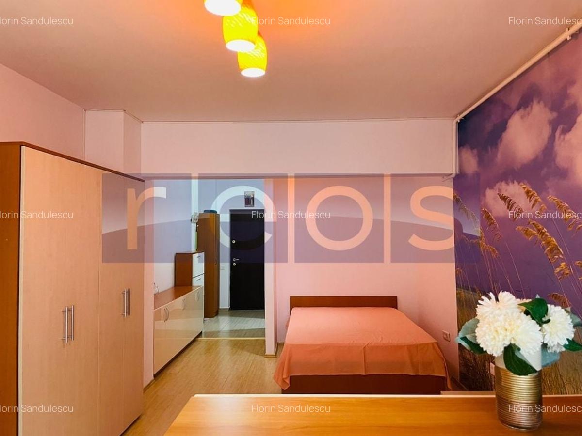 DE VANZARE GARSONIERA 36 MP PRELUNGIREA GHENCEA- VALEA OLTULUI - 2