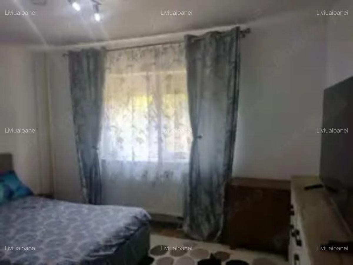 Proprietar vând apartament decomandat parter, strada Divizia 9 Cavalerie Nr. 2, cu 2 camere, LIPOVEI - 3