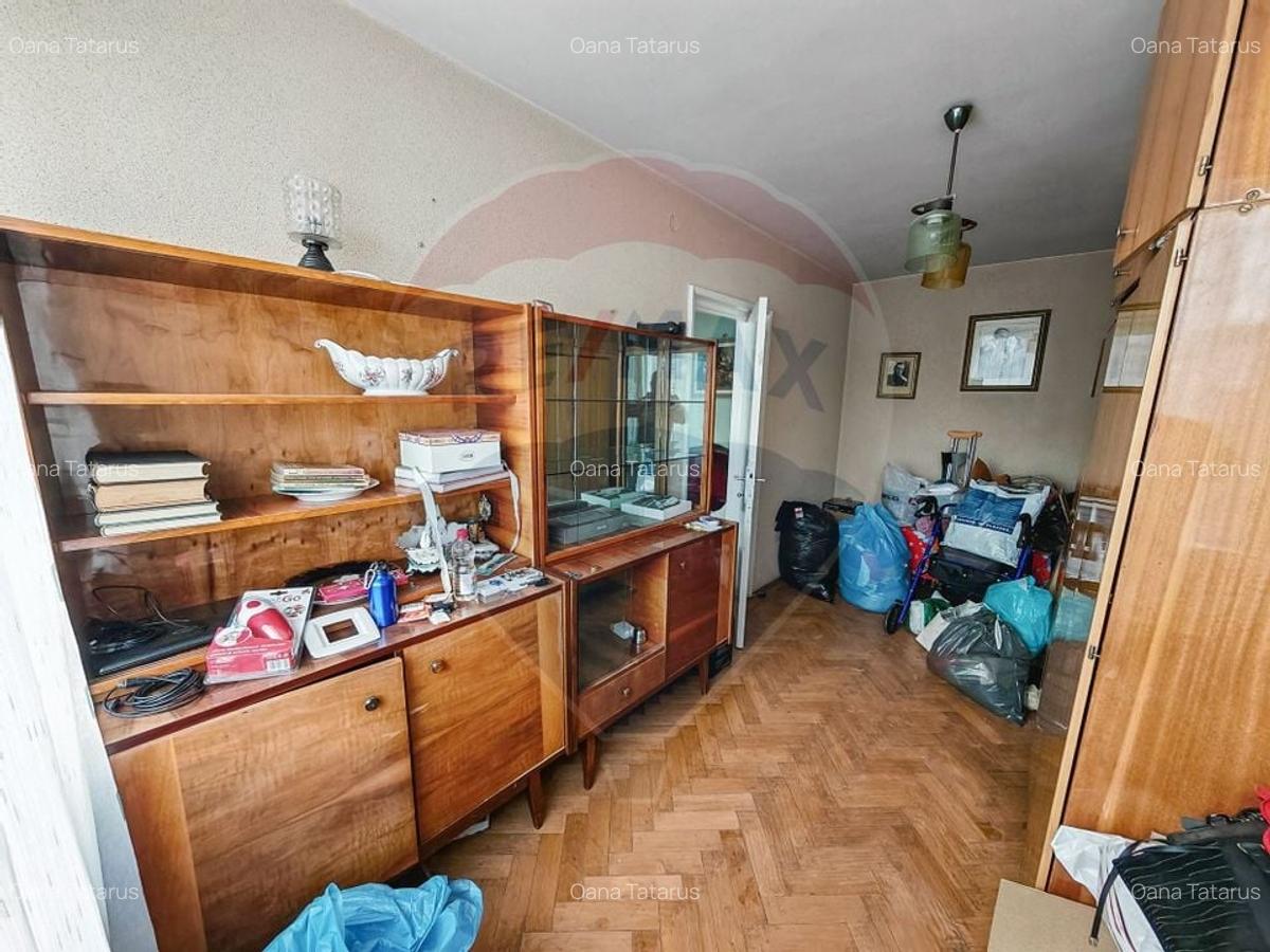 Apartament cu 4 camere de vanzare in zona Bd. Cosbuc - 10