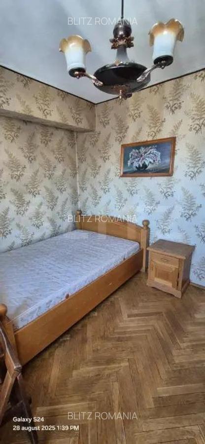 Apartament de inchiriat, cu 3 camere, zona Bd.Independentei - 2