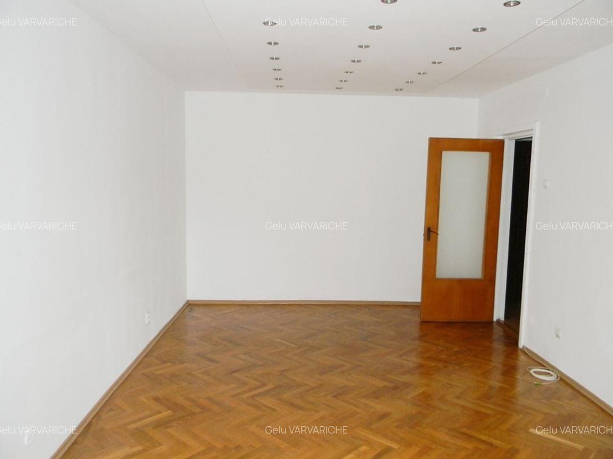 Apartament cu 3 camere, bucataria mobilata-utilata - 2