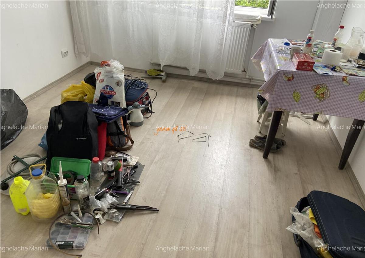 Garsoniera de ,Zona cartier Gara, 32 mp , et 3/4 , renovata - 1