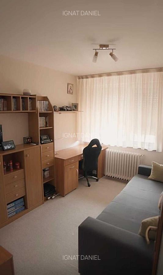 Apartament cu 3 camere, decomandat, etaj 9/10, zona Podu Ros - 2