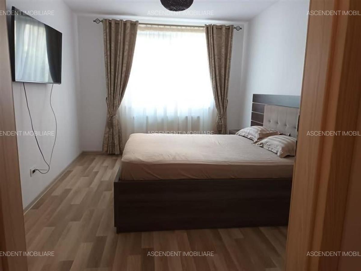 Apartament cu 3 camere decomandat în Tractorul - 2