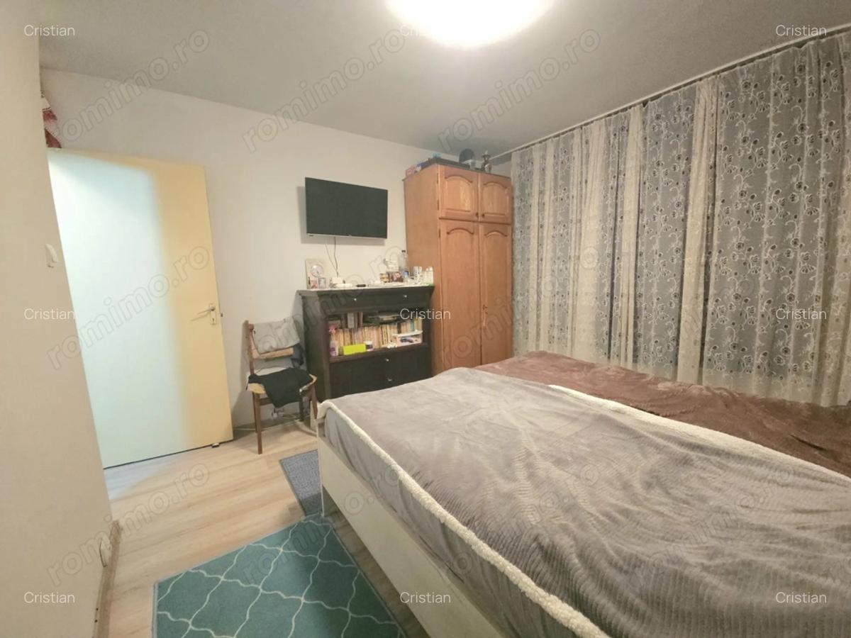 Proprietar vand apartament 2 camere decomandat zona CETATE STADION - 6