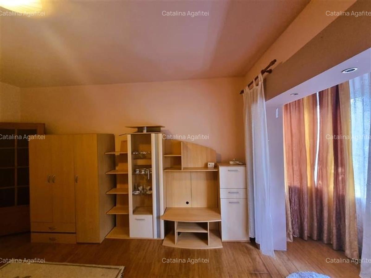 Apartament 2 camere decomandat, etaj 1. Zona Tractorul (Piata) - 4