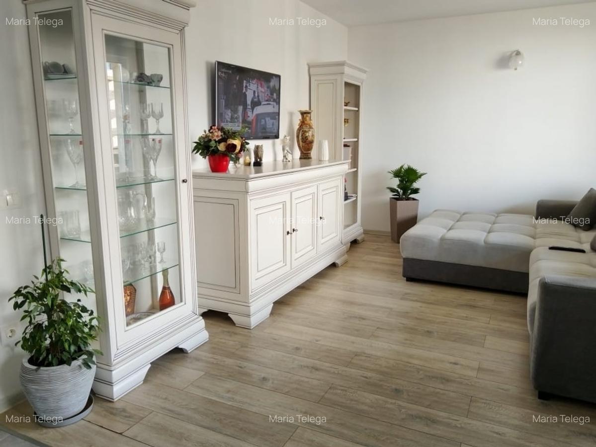 Apartament cu 2 camere semidecomandat în Tractorul - 7