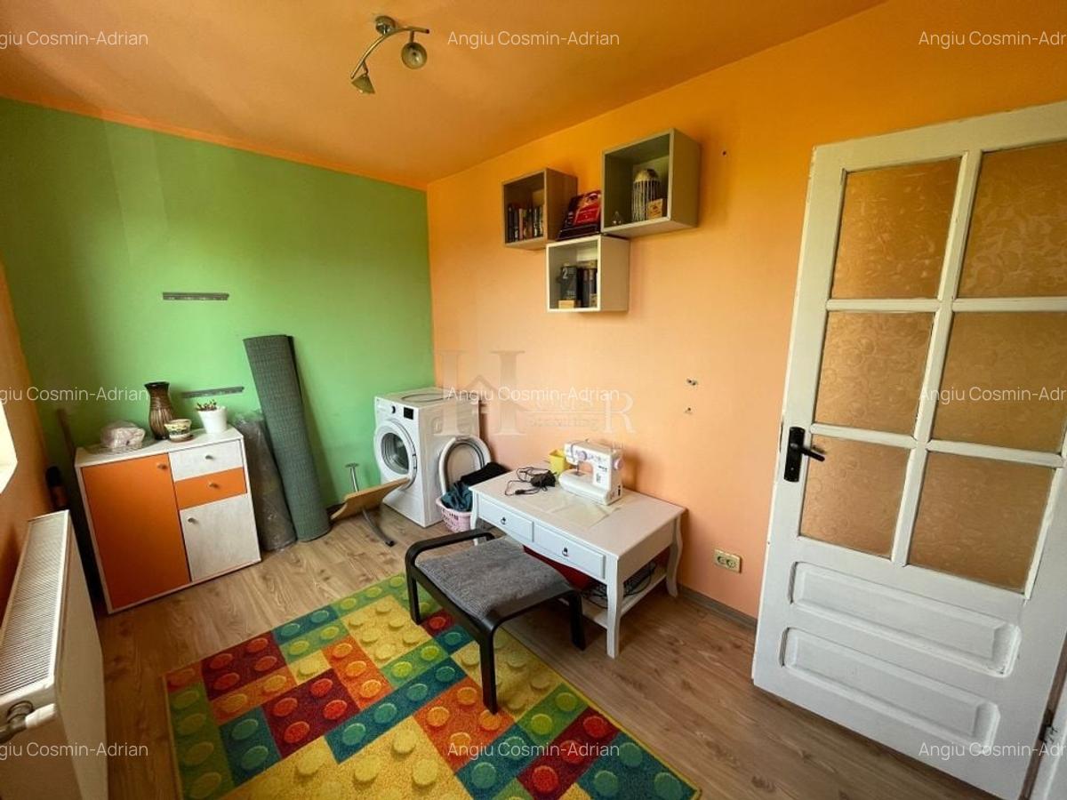 4 camere aproape de Spitalul Judetean. Etaj intermediar. Centrala proprie - 6