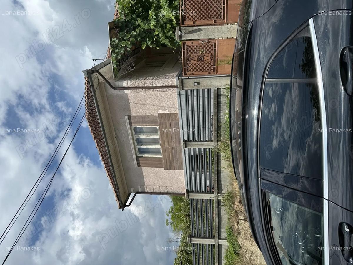 Vand casa taraneasca renovata partial cu 8000 mp gradina - 1