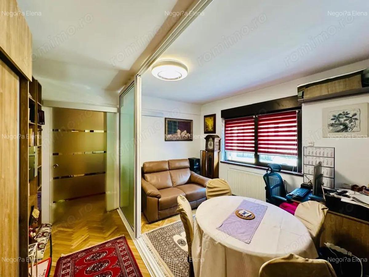 De vanzare Apartament 2 camere decomandat, parter, zona Parcul Carol - 4