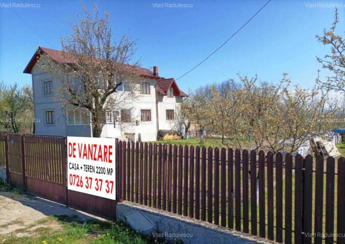 De vanzare Casa spa?ioasa cu livada, situata in C - 3