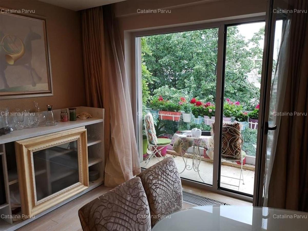 Apartament cu 4 camere decomandat în Dorobanți - 2