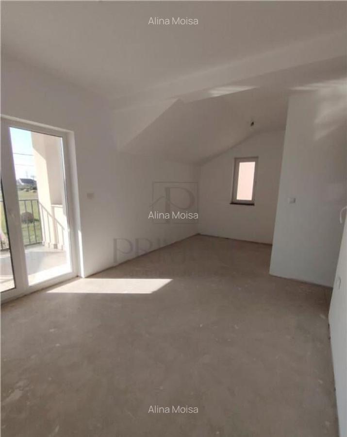 Duplex 5 camere - 2 dormitoare la parter - bucatarie inchisa - 9