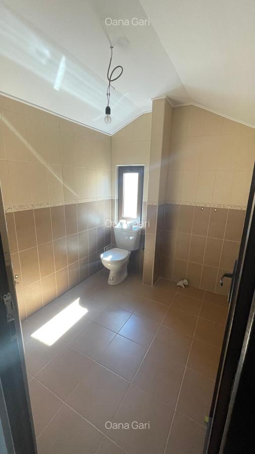 Casă cu 7 camere în Sud-Est - 19