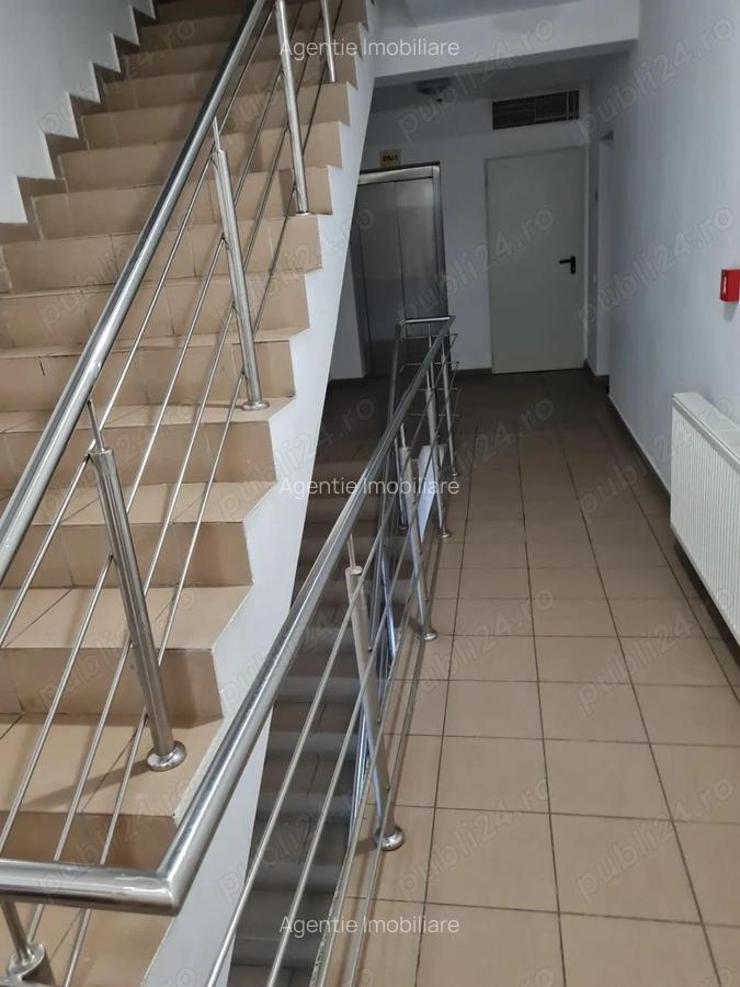 Garsoniera,parcare, Quadra 2, metrou Lujerului sau Petrache Poenaru,Politehnicii, str Fabricii, 26 - 6