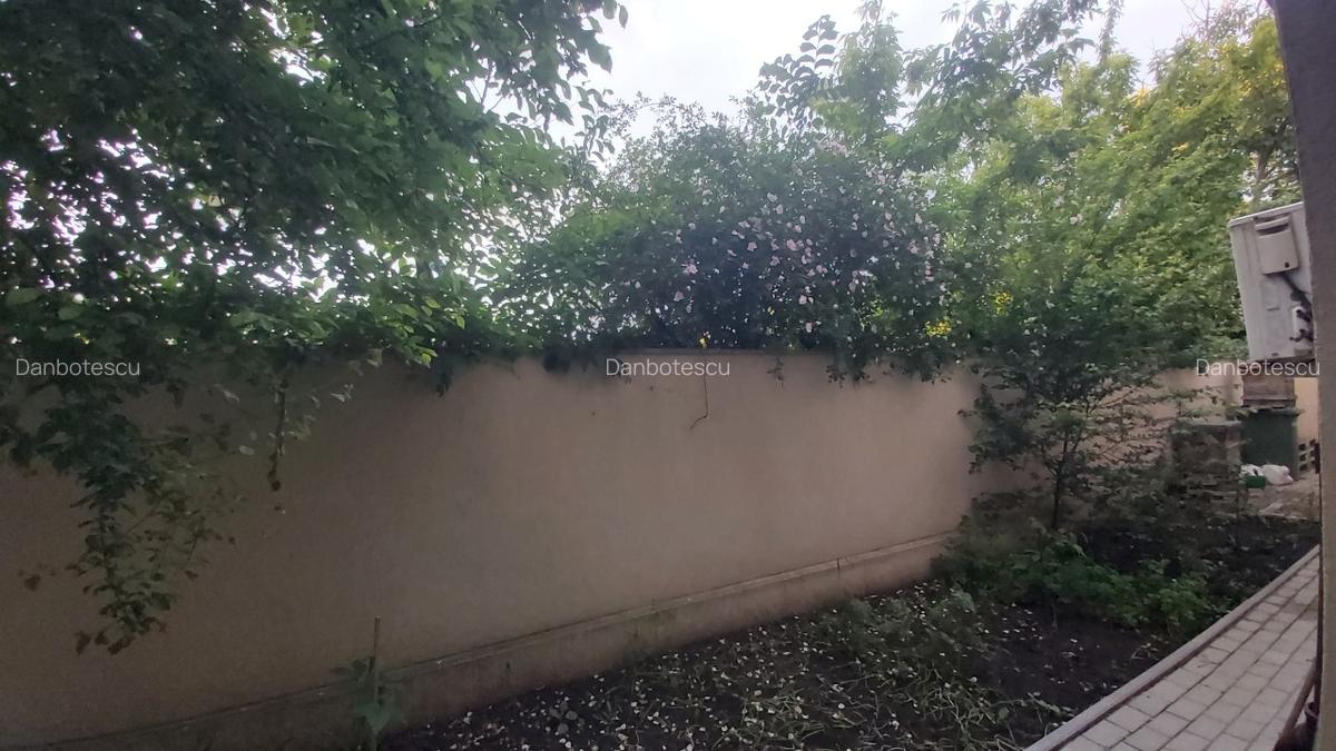 Casa Padurea Baneasa - 3 locuri de parcare , an 1998 - 14