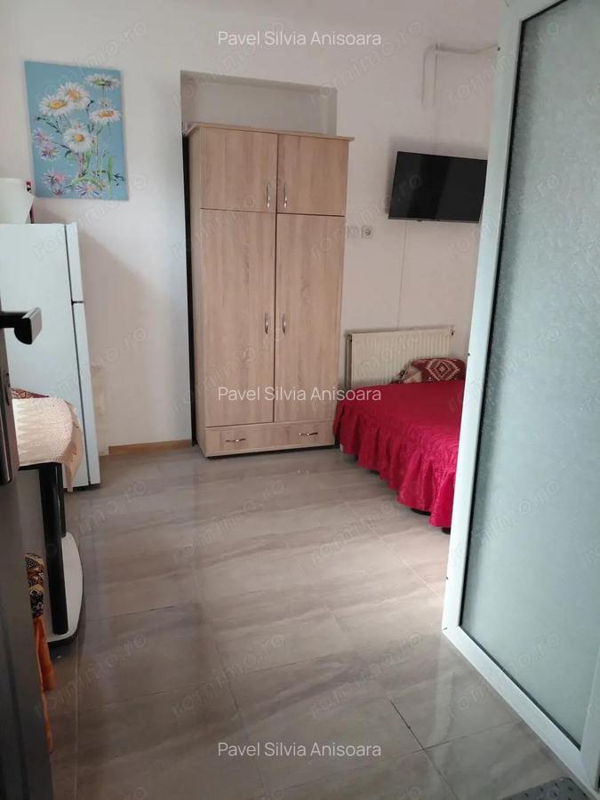 Apartament 1 camera la curte ,str. Traian - 1