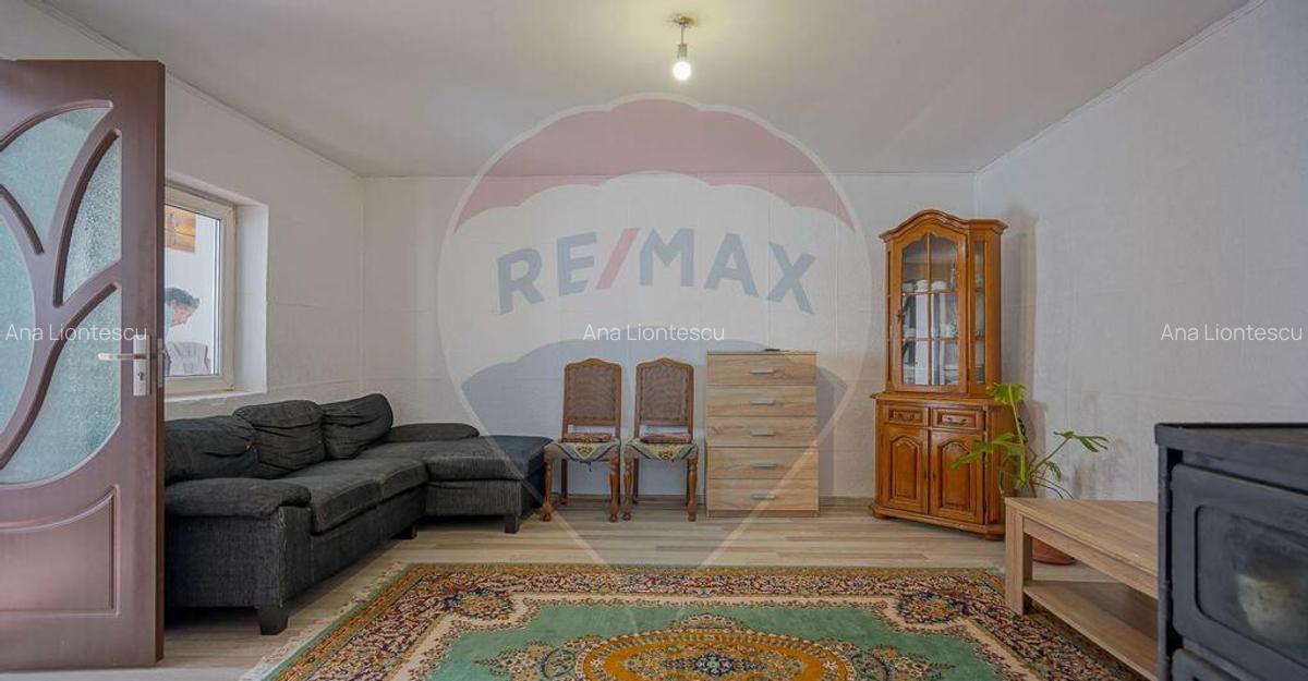 Casa / Vila cu 3 camere de vanzare - 1