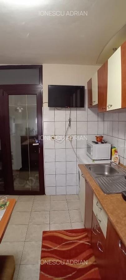 Direct proprietar – Apartament mobilat, vedere sud – Zărnești, 69.900 € - 12