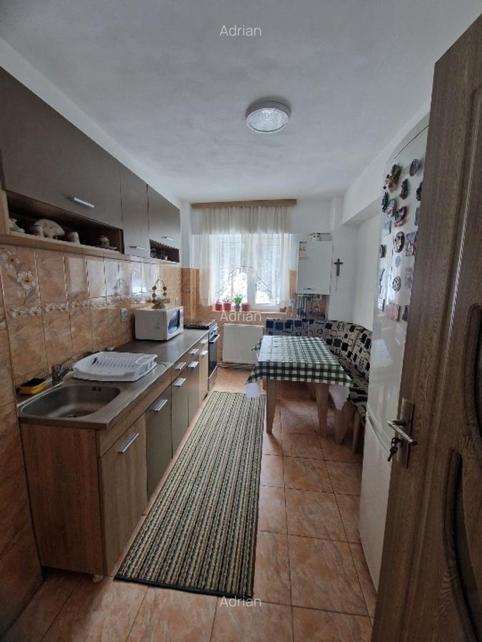 De vanzare apartament 2 camere semidecomandat Azuga - 2