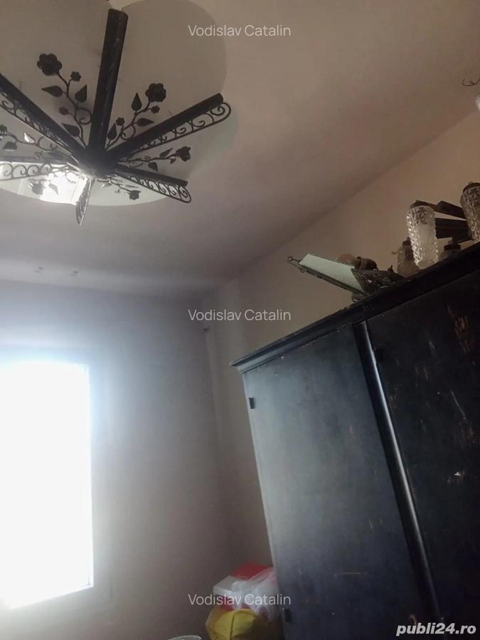 Vand apartament cu 3 camere decomandat et.4 zona Take Ionescu,str.Bucuresti pret 89000 euro negociab - 2
