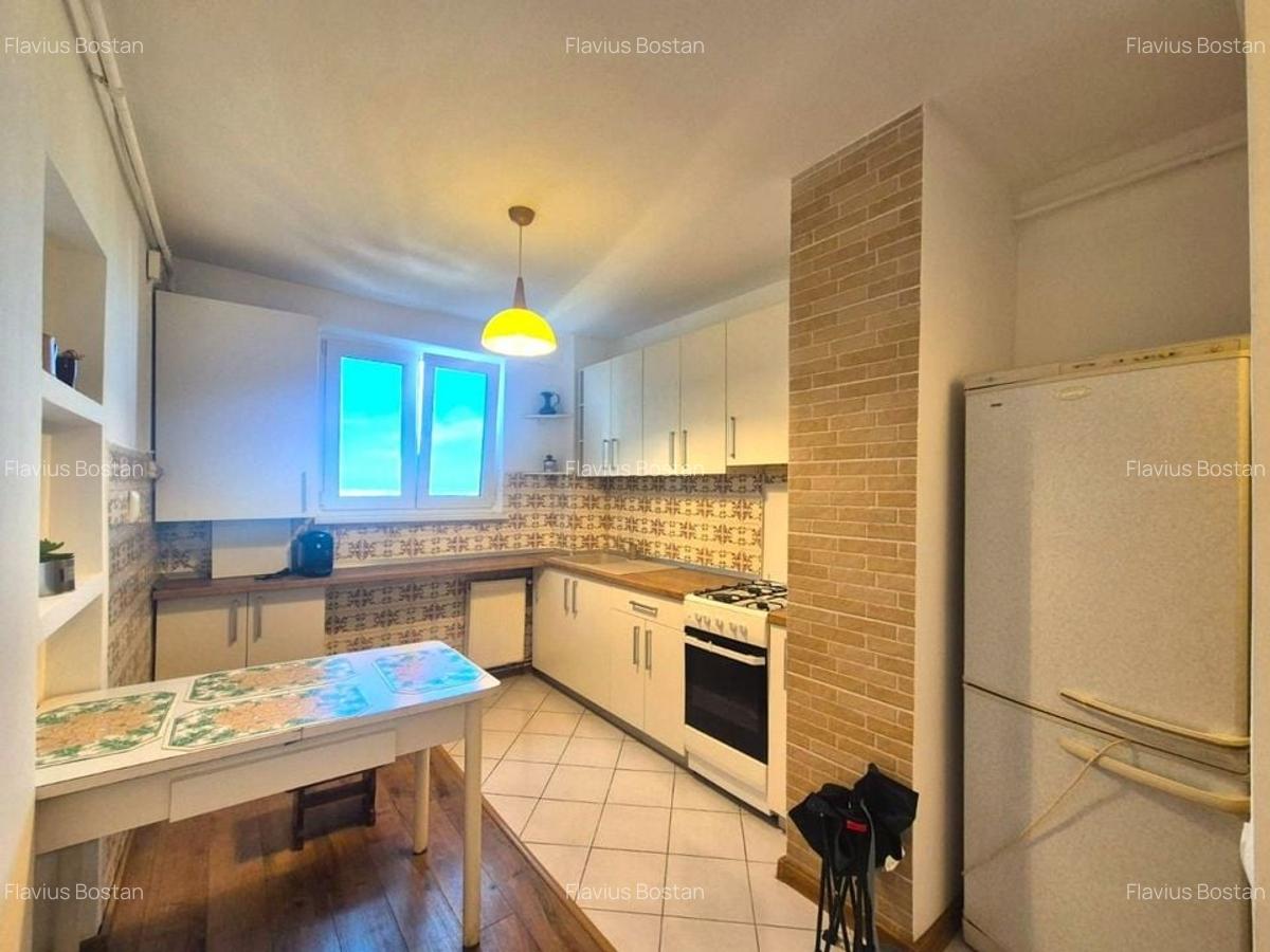 Zona Piata Astra, 3 camere, insorit, cu priveliste. - 13