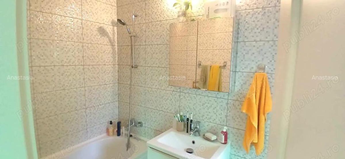 Proprietate cu doua case, curte intima ?i poten?ial excelent zona Velen?a, Oradea - 8