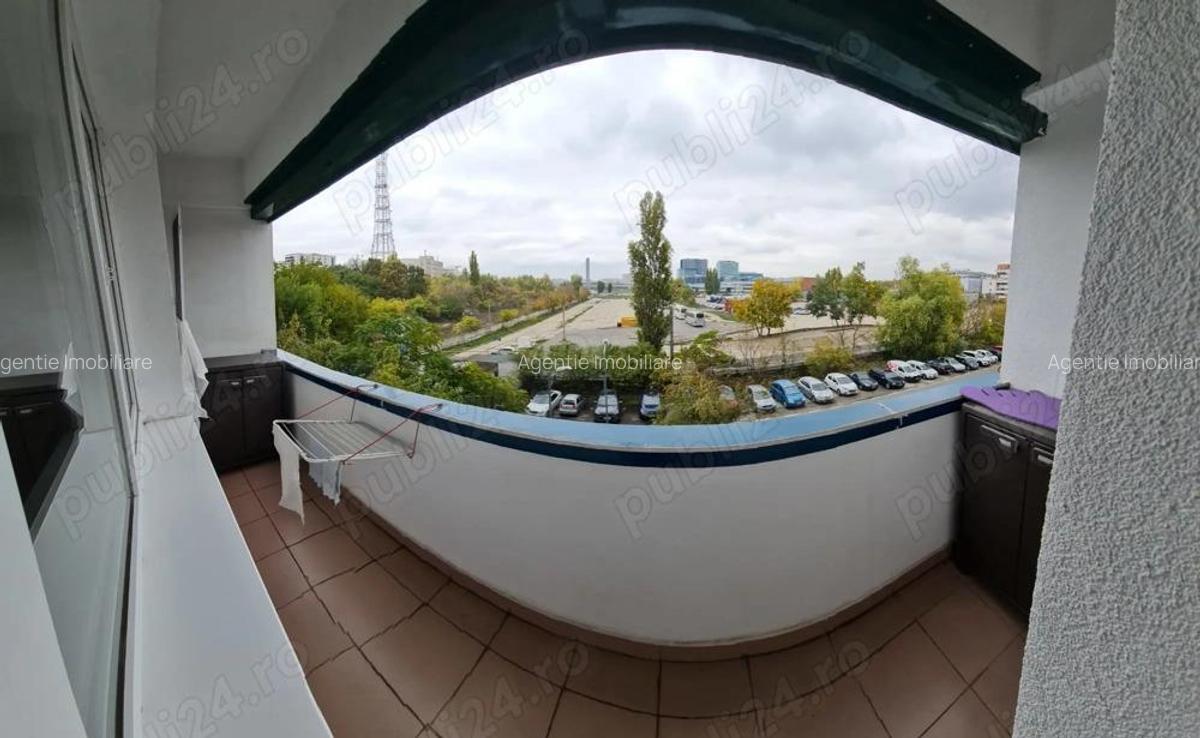 Garsoniera,parcare, Quadra 2, metrou Lujerului sau Petrache Poenaru,Politehnicii, str Fabricii, 26 - 11