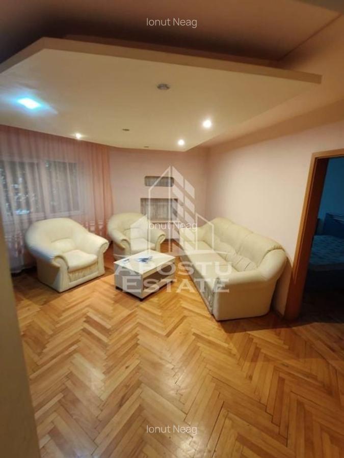 Apartament cu 3 camere, spatios, zona Soarelui - 1