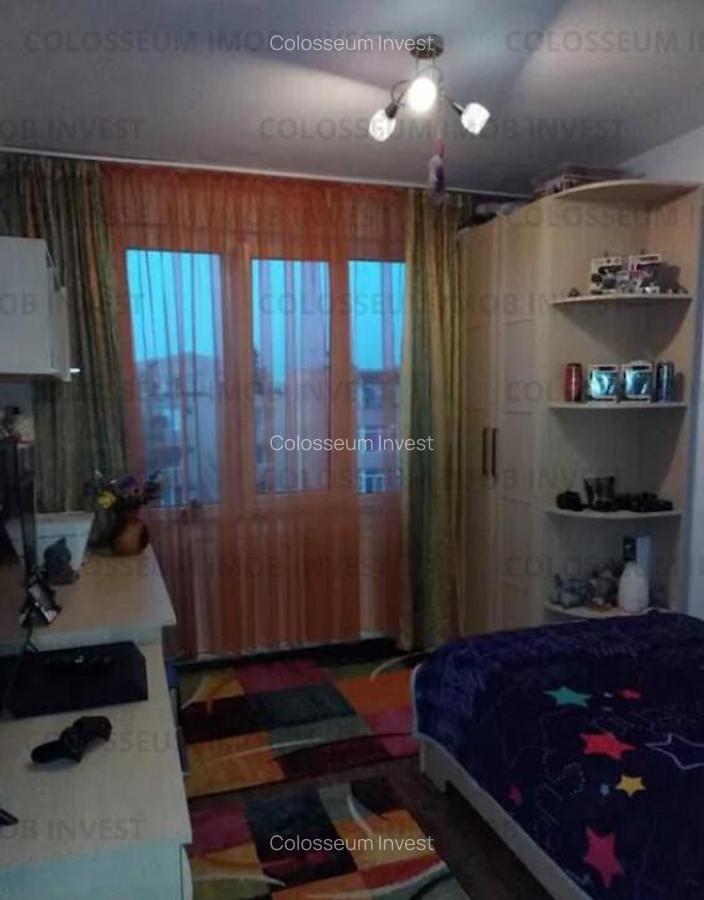 Apartament 4 camere, semidecomandat - zona Tractorul - 4