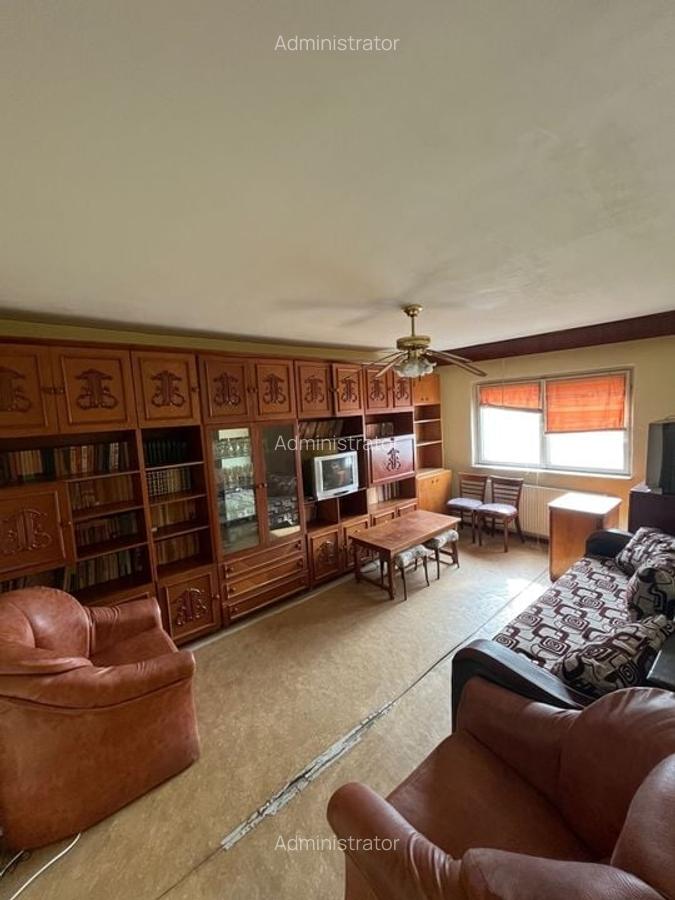 Apartament 3 camere decomandat Poarta 6 - 1