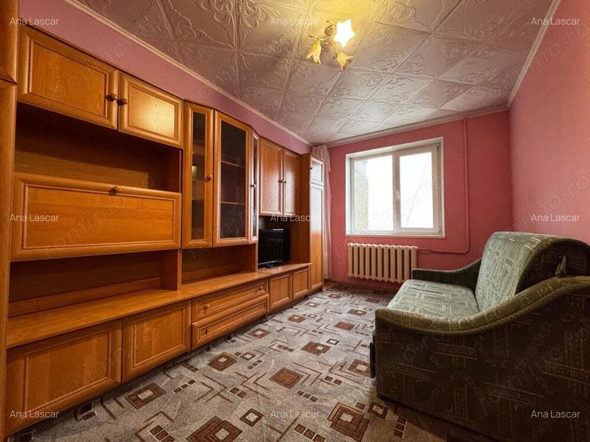 Vand garsoniera confort 1 , situata in Vitan - 2