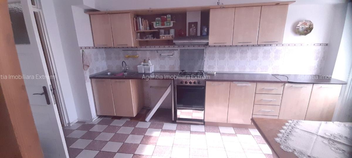 Apartament cu 4 camere 90mp, et. 4, în zona industrială Tecuci - 3