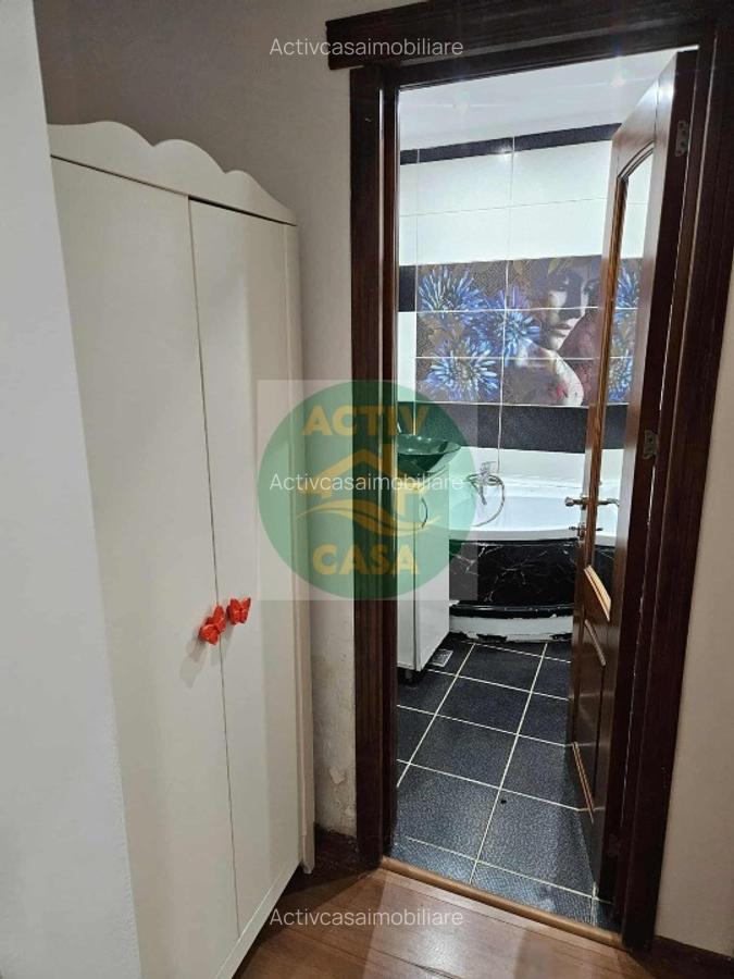 Apartament 3 camere, zona centrala - 4