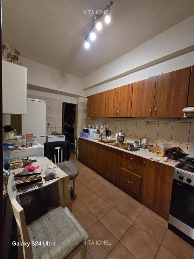 Apartament cu 3 camere decomandat, mobilat în P-ța Victoriei - 17